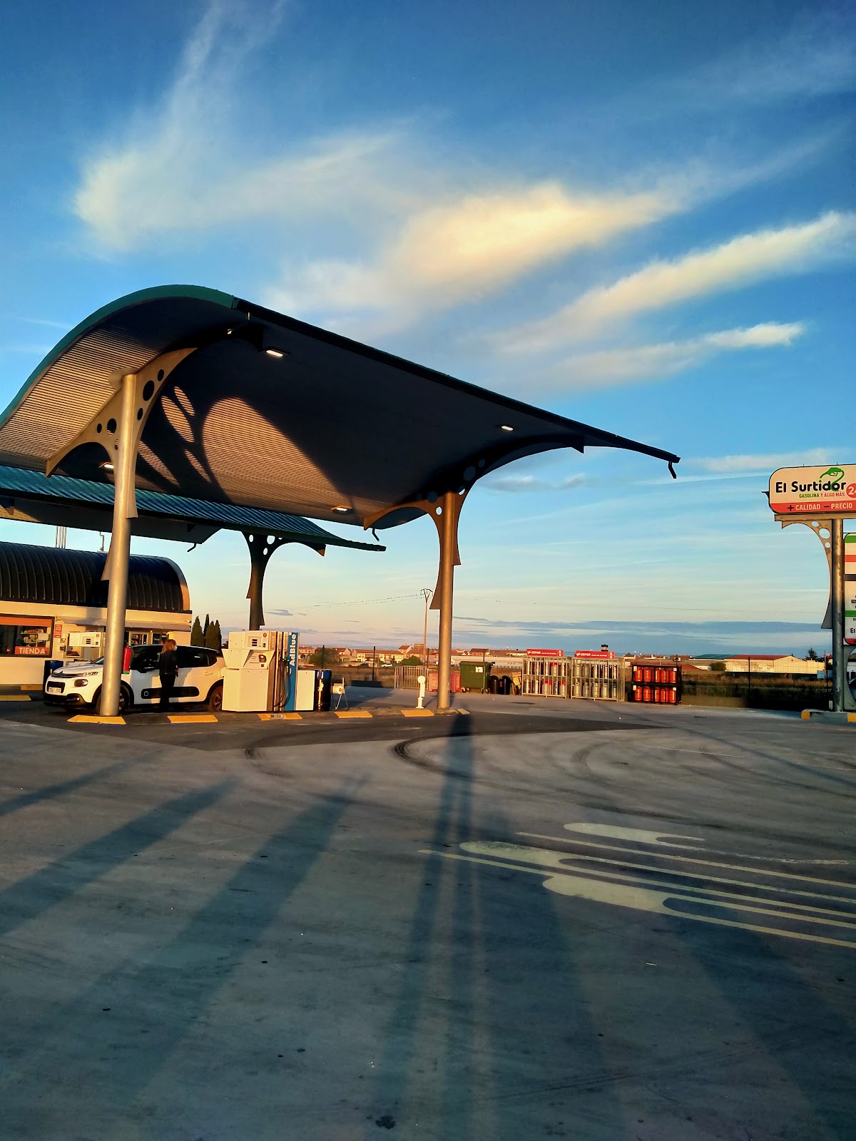 Gasolinera "El Surtidor"