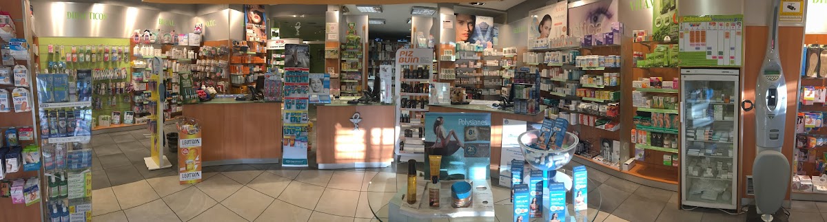 Farmacia Vía Roma. Lda. Paula Postigo Rubio . Abierto a mediodía