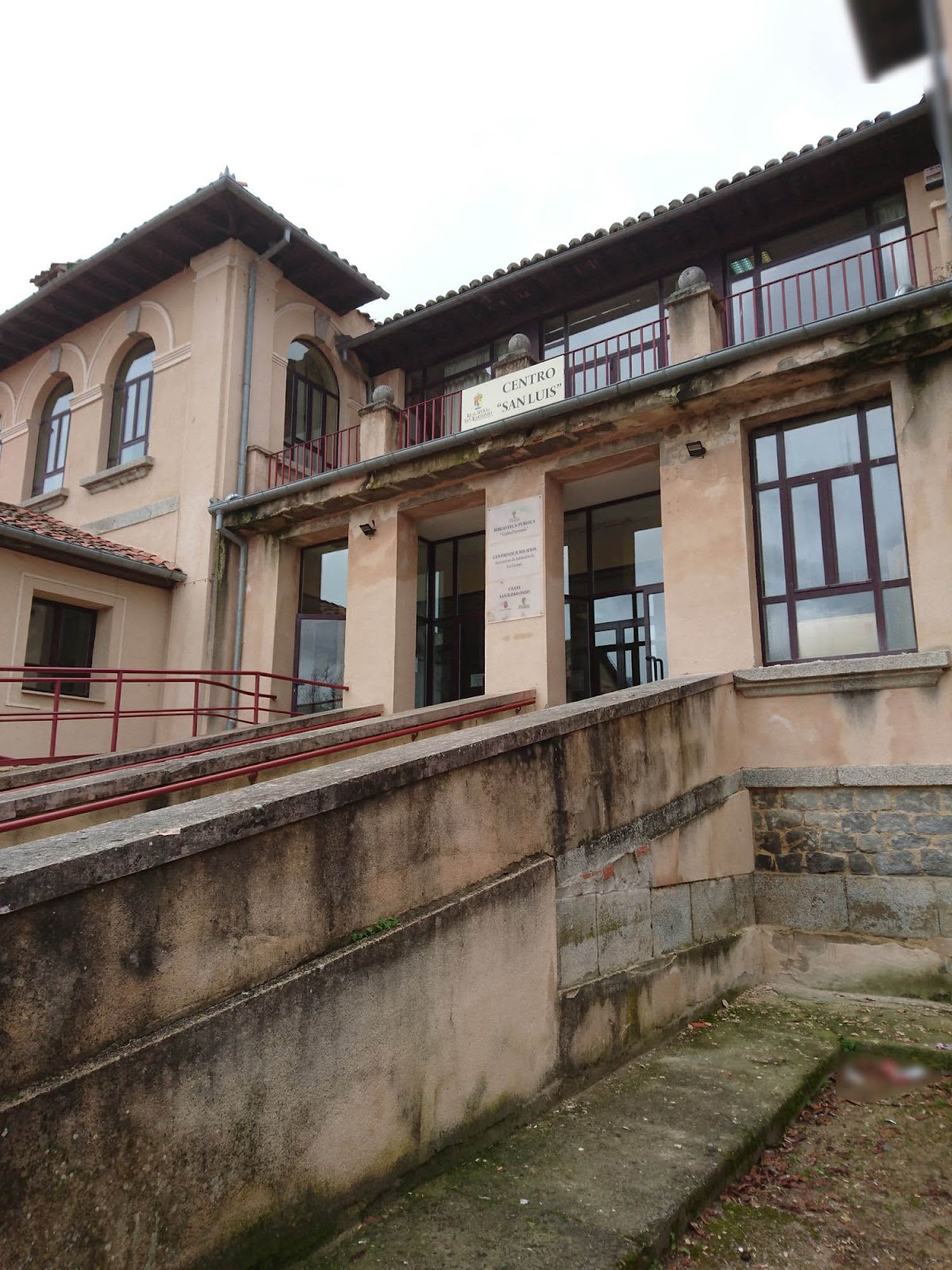 Biblioteca Municipal. Centro San Luís.