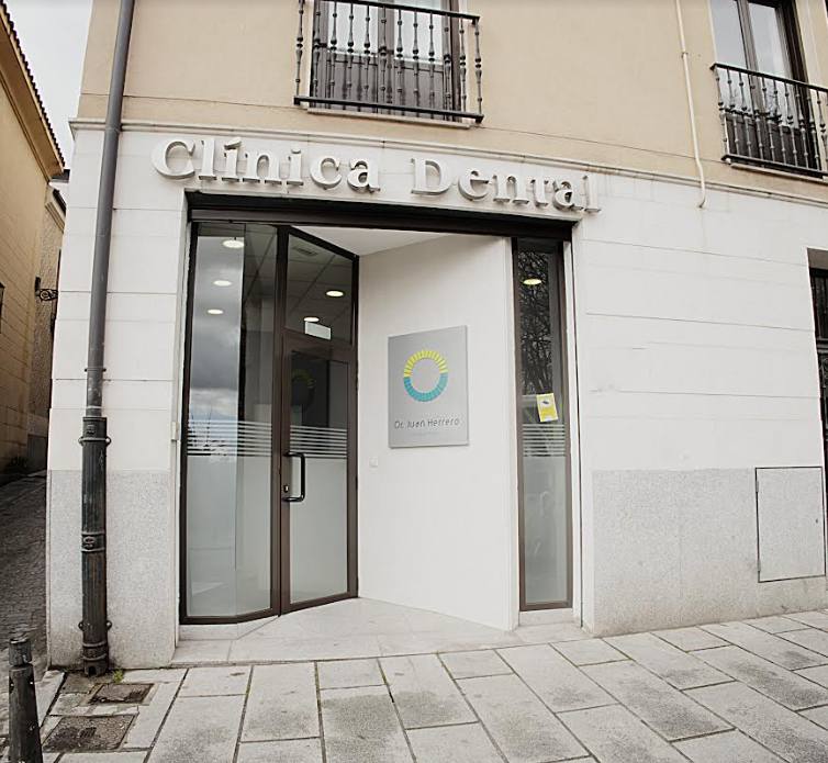 Dentista DR JUAN HERRERO - Segovia
